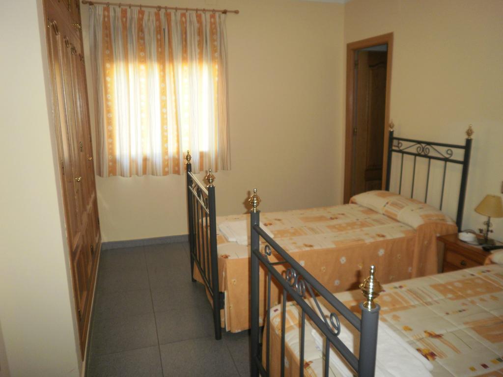 Hostal Miraflor De Las Cadenas Cuacos De Yuste Esterno foto